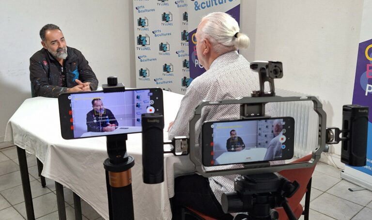 🎨 Farouk Boukraa, l’artiste camarguais qui fait vibrer les taureaux en couleurs