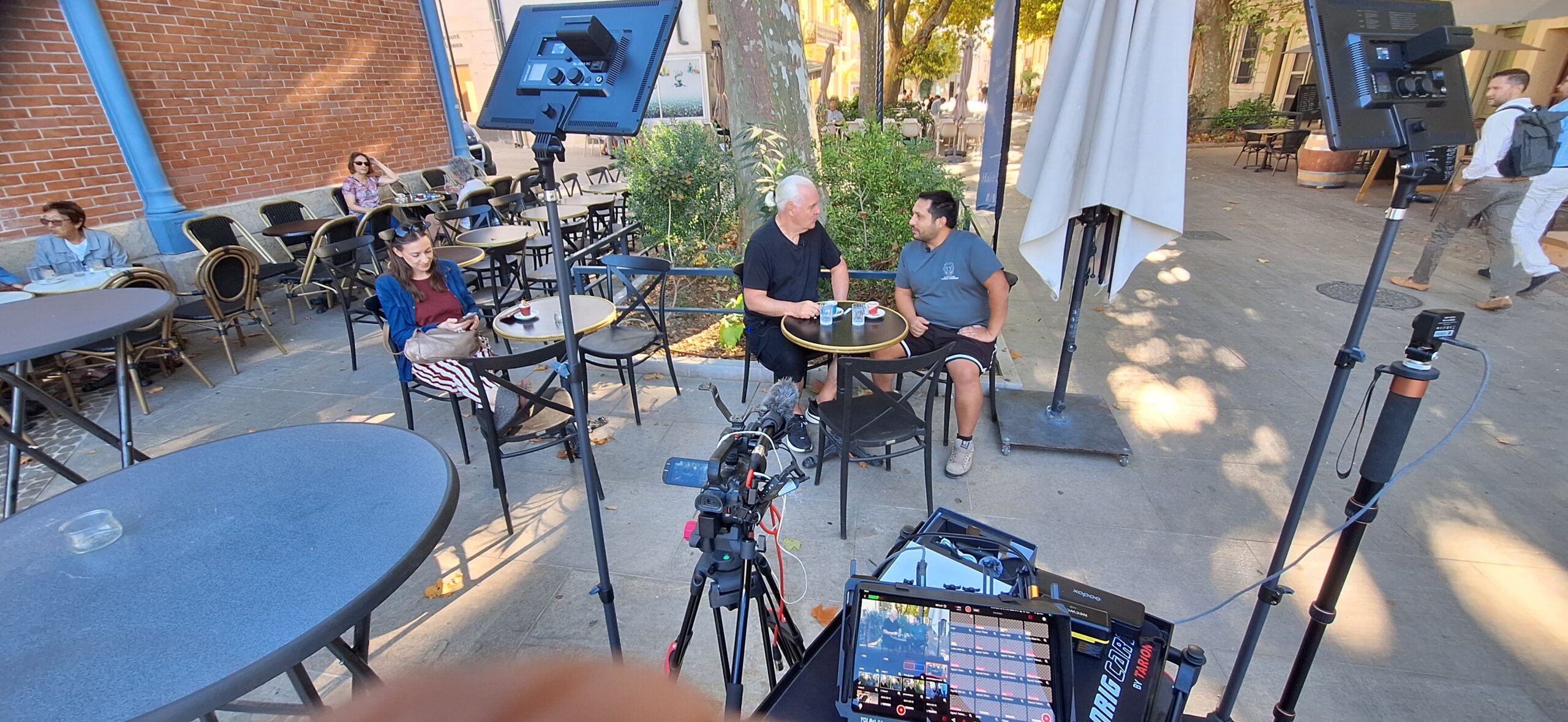 TV Lunel sort du studio : un plateau au cœur de la ville et une régie mobile sur le terrain